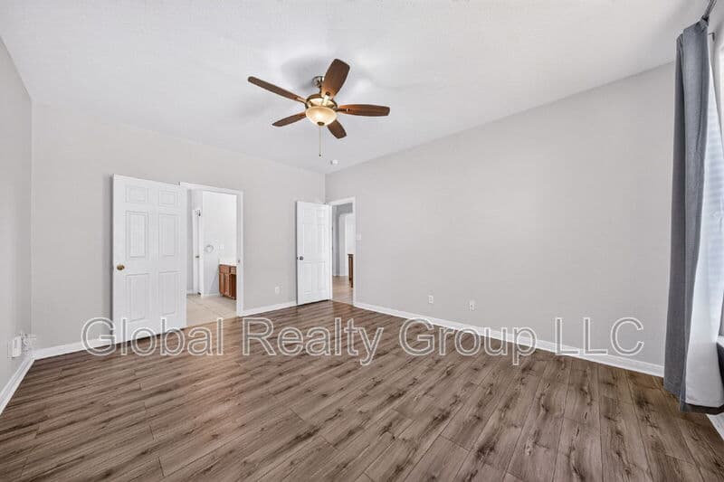 San Antonio House: 20614 Cliff Park Ln