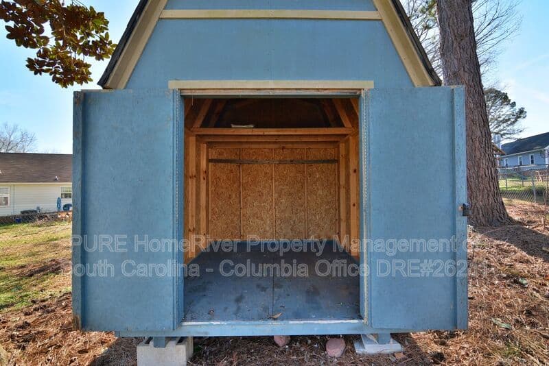 Lexington House: 213 Puller Ct