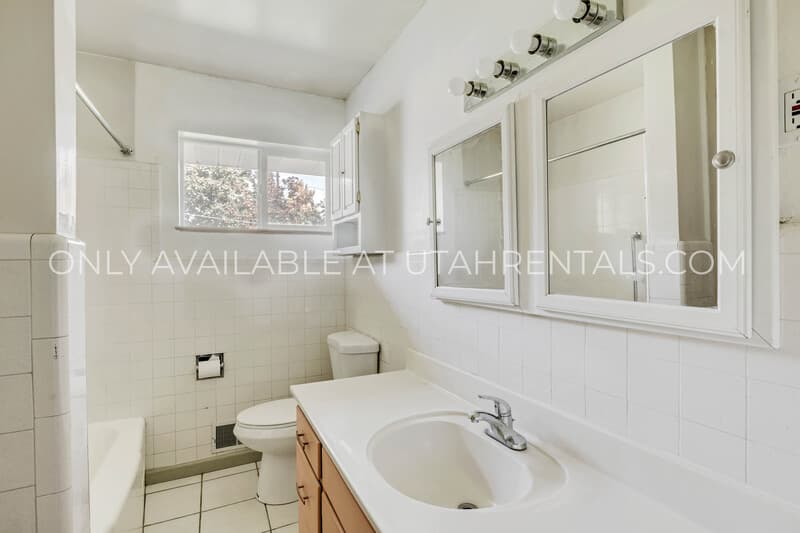 Provo House: 299 E 3200 N