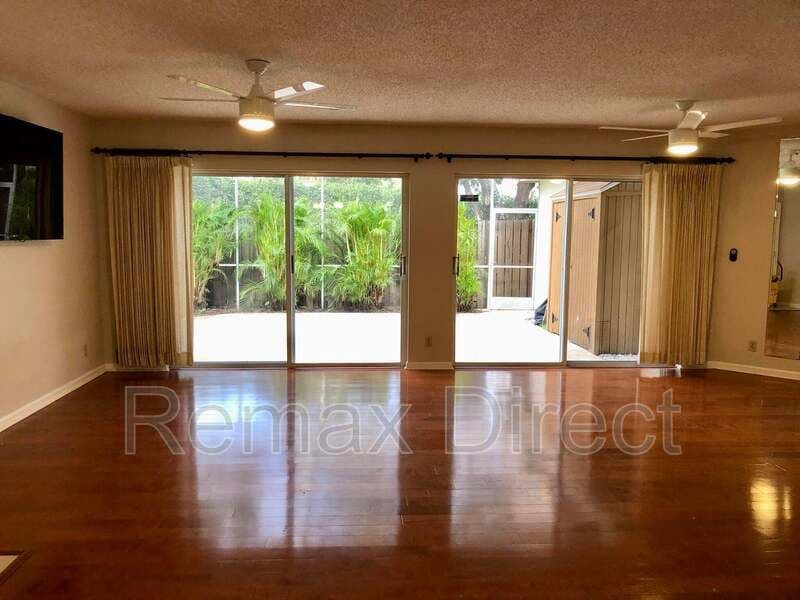 PALM BEACH GARDENS Townhome: 4300 Hazel Avenue