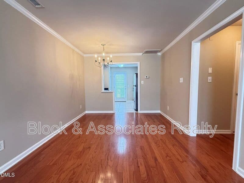 Raleigh House: 9911 Cleaver Ct