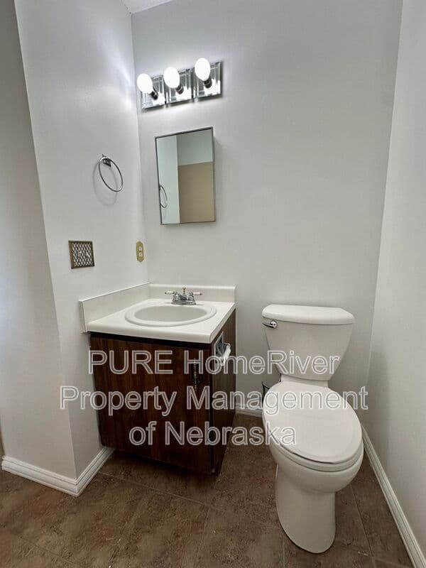 Omaha Townhome: 1631 N 109th Plz