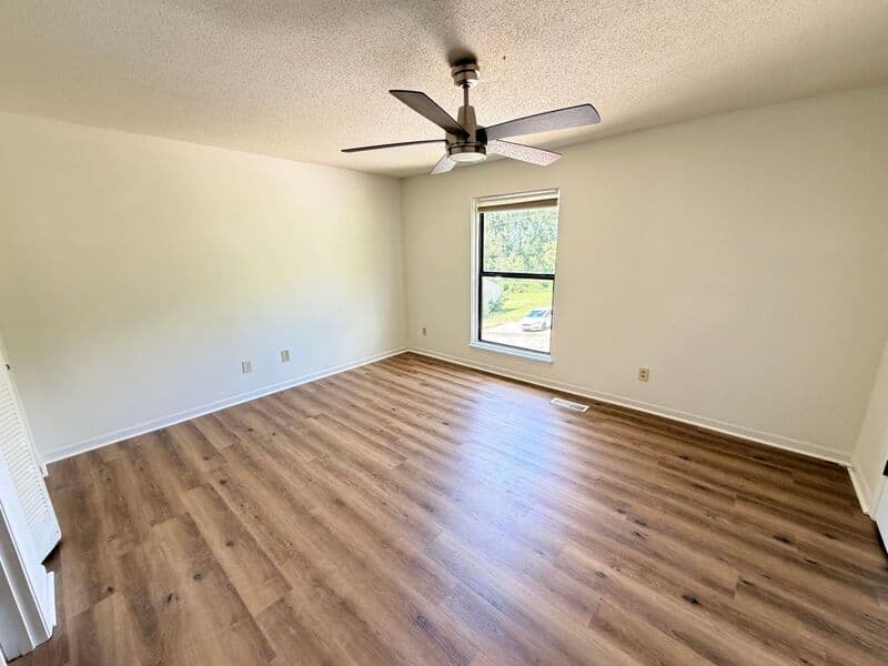 Birmingham House: 6405 Crest Green Road
