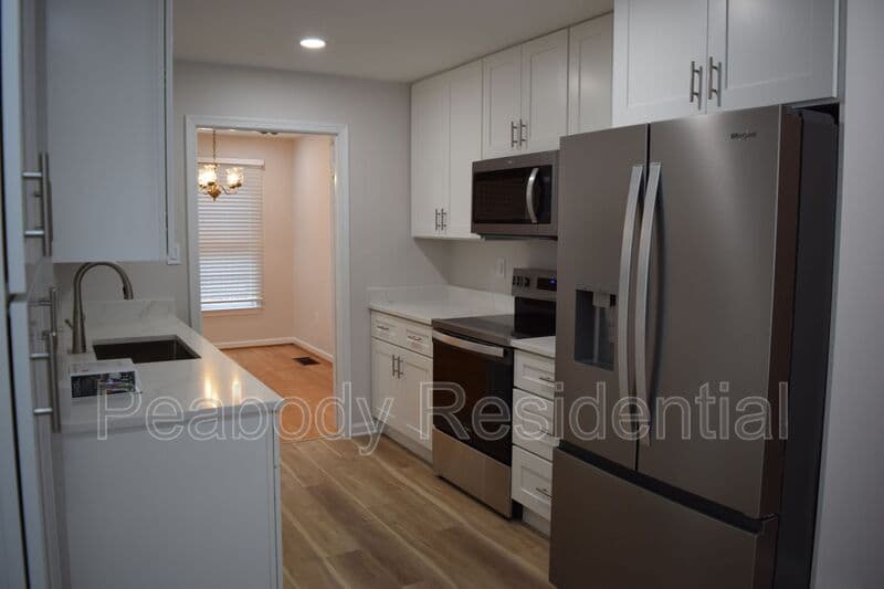 Alexandria House: 1013 N Vail St