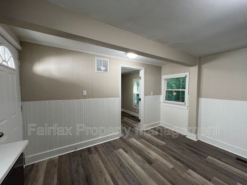 Durham House: 2616 S Roxboro St