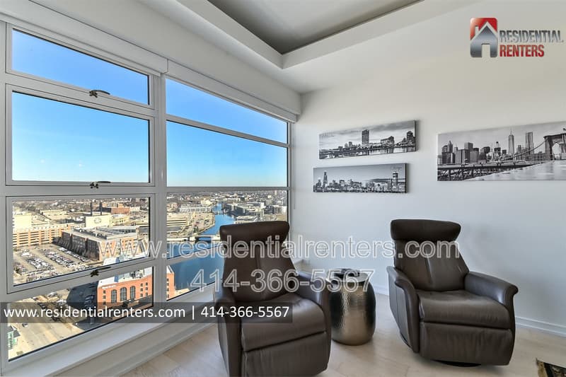 Milwaukee Condo: 1141 N Martin L Jr Dr