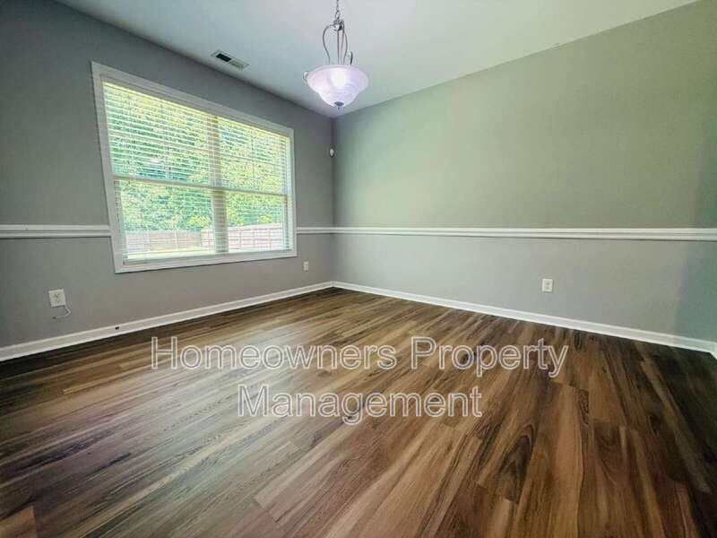 Raeford House: 152 Ladden Ln