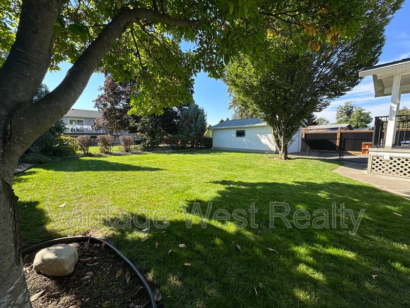 Kelowna Condo: 1281 Bothe Rd