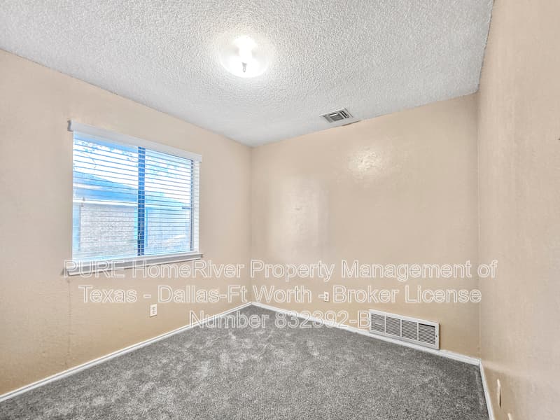 Rowlett House: 2713 Stanford St