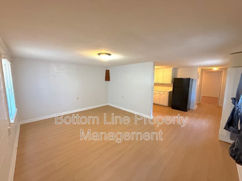 Cherryville Condo: 301 Vivian St