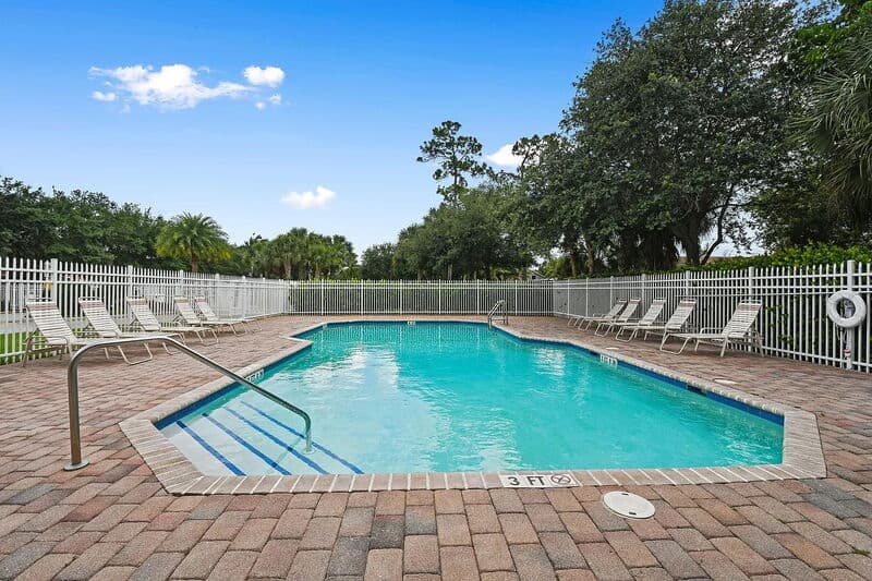 West Palm Beach House: 4528 Thornwood Circle