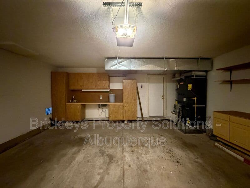 Albuquerque House: 6517 Glen Oak NE