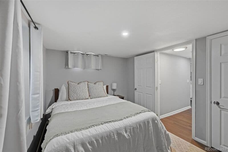 Englewood House: 3726 S Sherman St