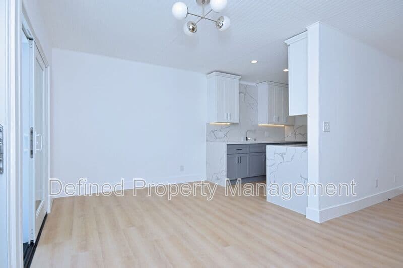 Santa Monica Condo: 834 4Th Street