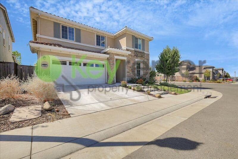 Lincoln House: 1305 Stark Bridge Road