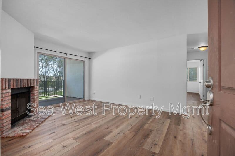 Encinitas Condo: 1730 S El Camino Real