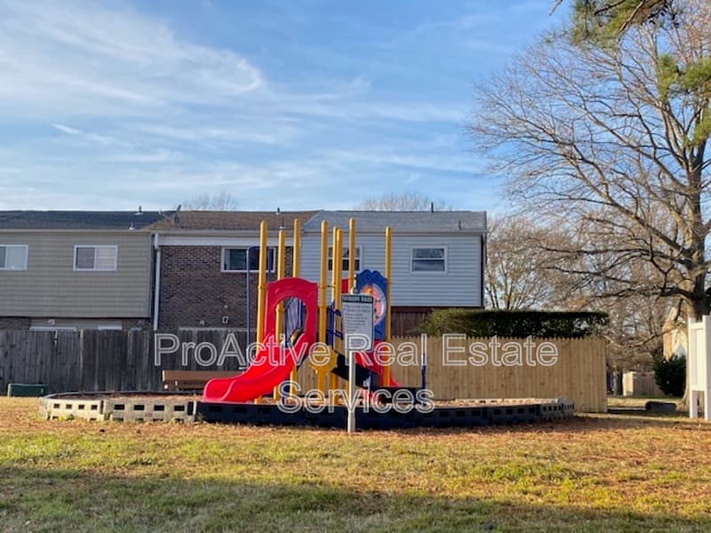 Virginia Beach Townhome: 1321 Ruddy Oak Court - 1