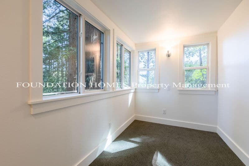 Mill Valley House: 20 Hamilton Ln.