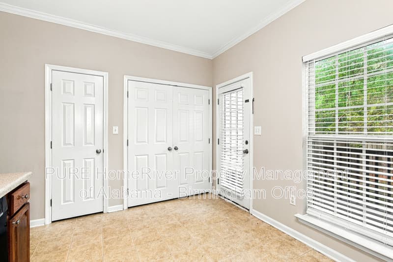Alabaster House: 206 Park Village Circle