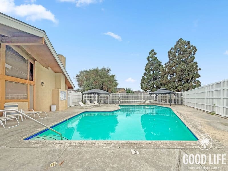 Garden Grove House: 5848 Chapman Ave