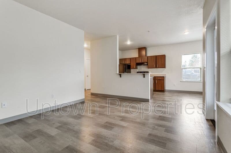 Fairview House: 2655 NE 205th Ave