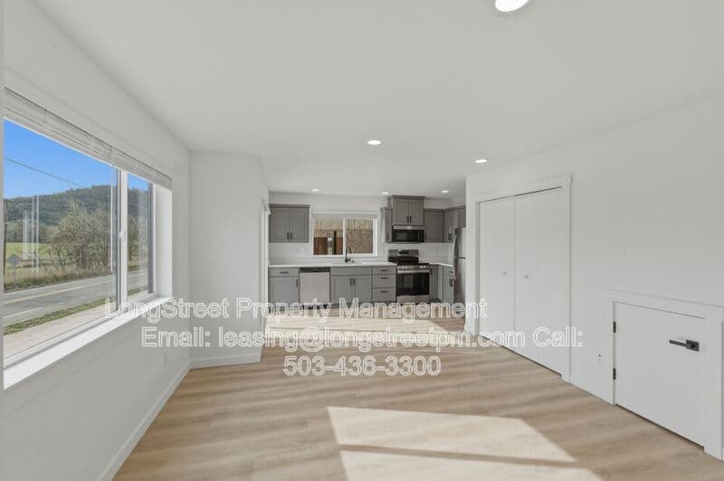 Philomath Townhome: 830 S 19th St
