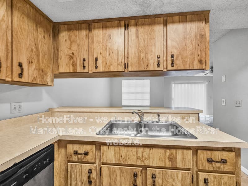 Brandon House: 3205 Bloomingdale Villas Ct