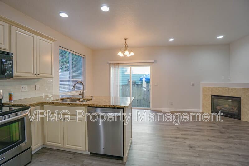 Vancouver Townhome: 2839 NE Stapleton Rd