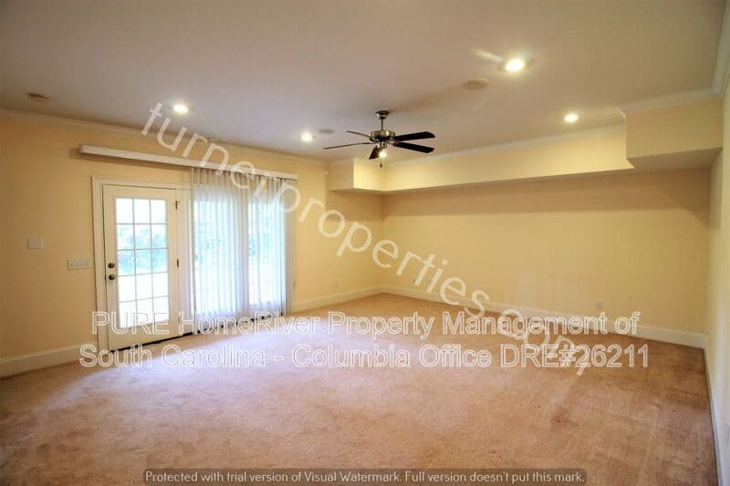 Columbia House: 395 Highland Point Drive