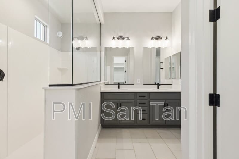 Queen Creek House: 20598 East Avenida Del Valle Court