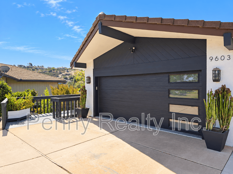 Escondido House: 9603 Indian Creek Way