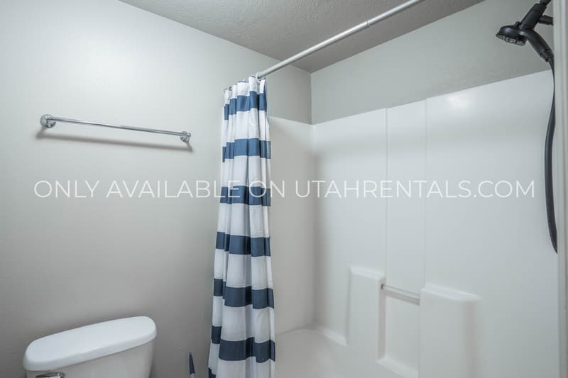 Provo House: 884 E 700 N
