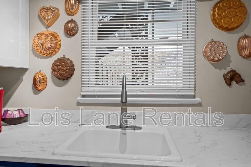Charleston Condo: 874 Colony Drive, #B16