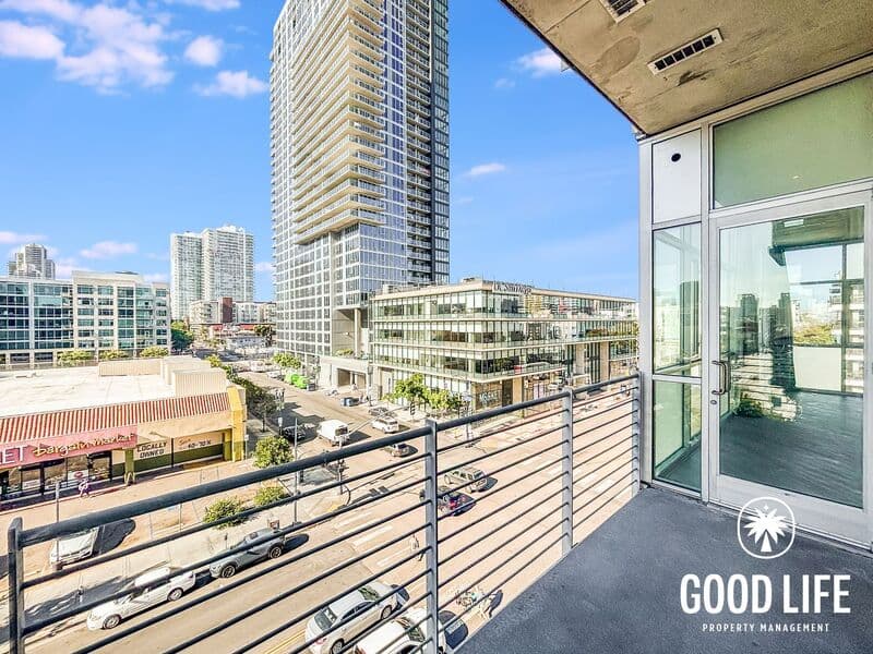 San Diego Condo: 527 10th Ave