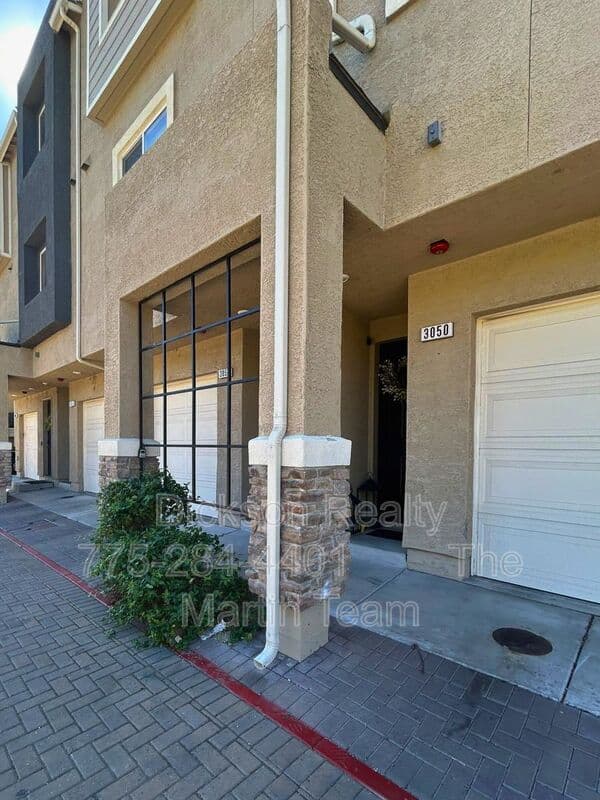 Sparks House: 3050 Sterling Ridge Circle