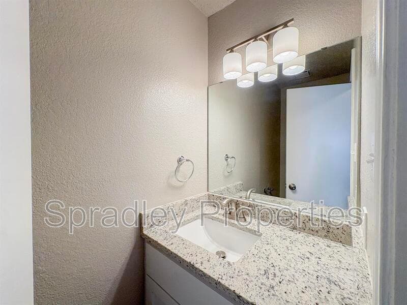 Temple House: 4801 Stone Ridge Dr