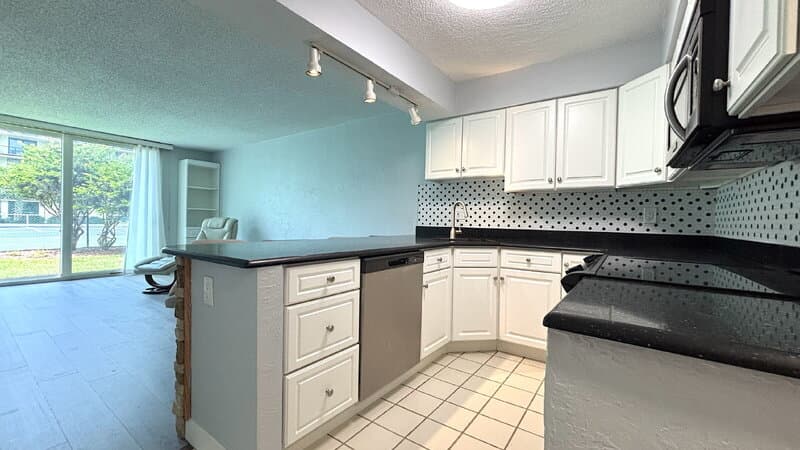 Daytona Beach Condo: 1437 North Atlantic Avenue