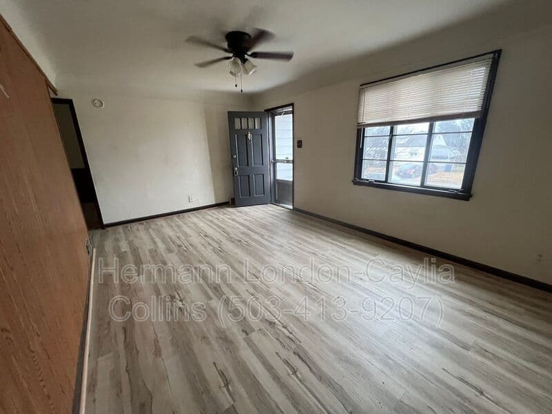 Saint Louis House: 5657 Sunbury Ave