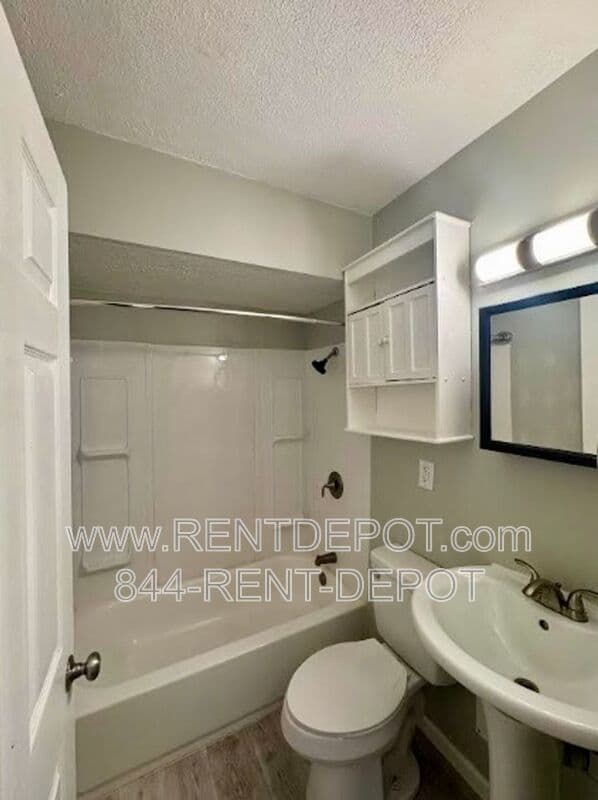 Evansville House: 1040 Covert Ave
