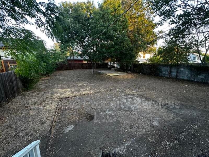 Waco House: 2220 Gorman Ave