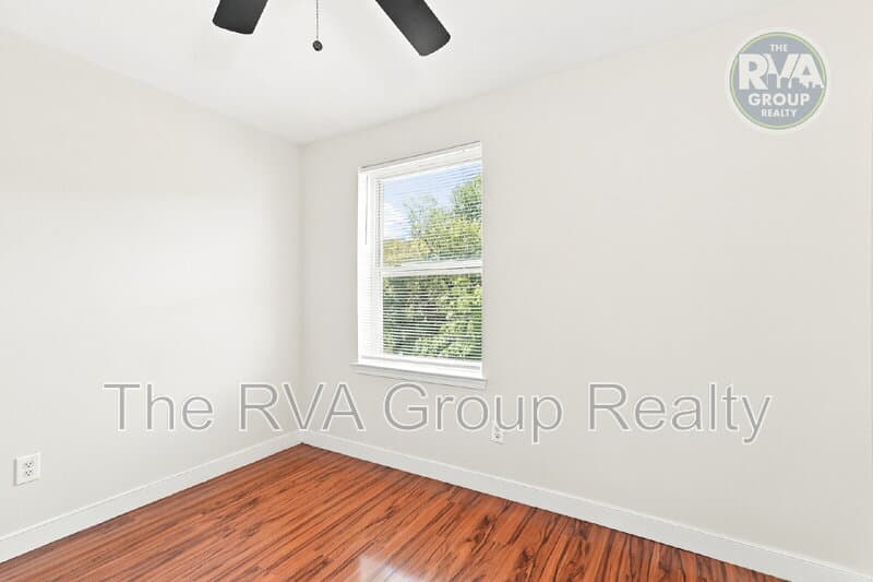 Richmond Condo: 3517 Briel Street