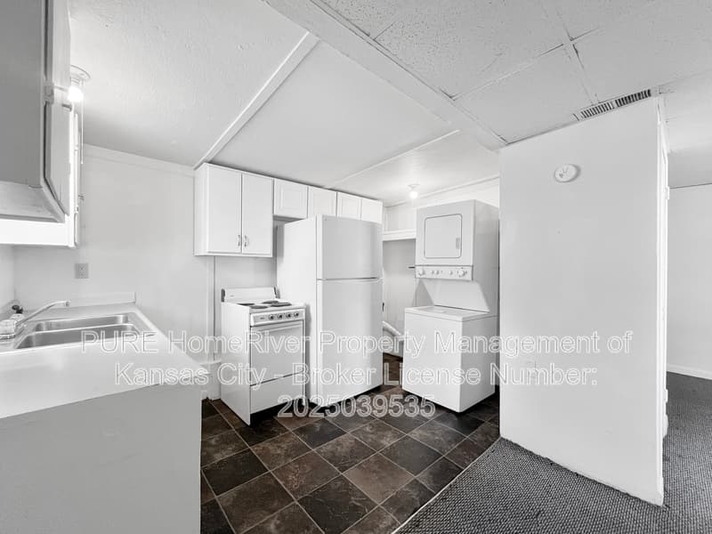 Higginsville House: 303 W 22nd St