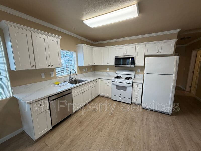 Sacramento House: 4200 35th St