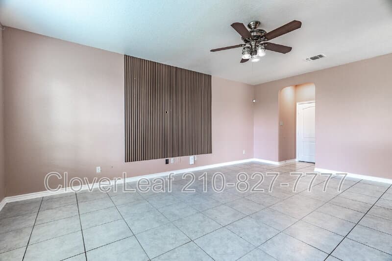 Converse House: 6818 Slaton Flds