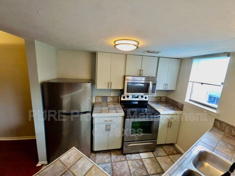 Austin Condo: 2500 Burleson Rd