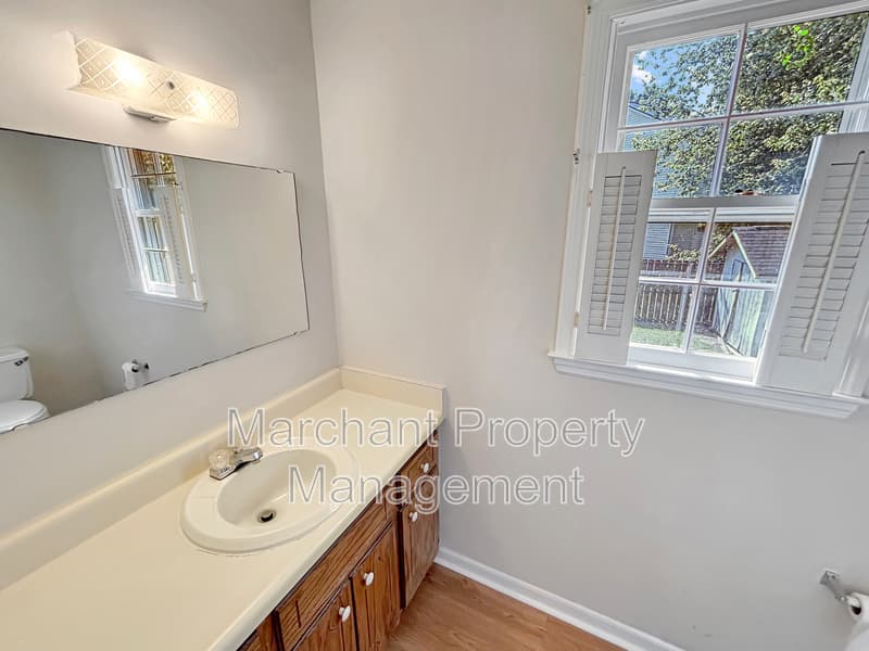 Easley House: 118 Creek Drive