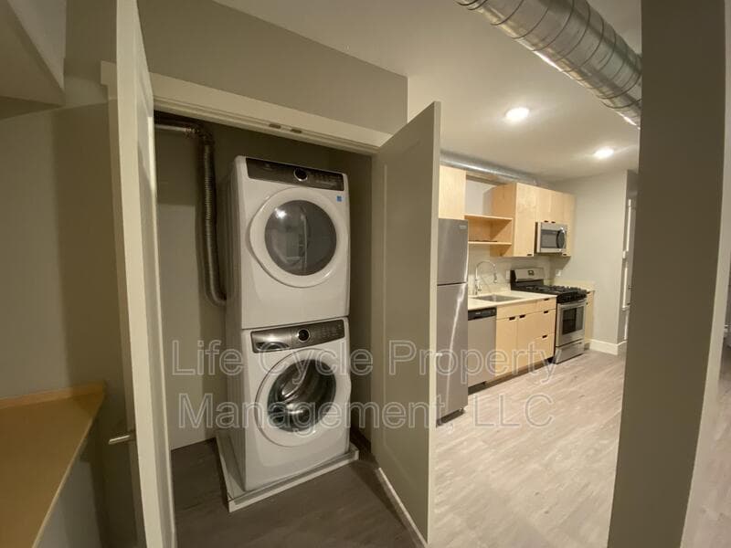 Grand Rapids Condo: 619  Emerald Ave NE - 2