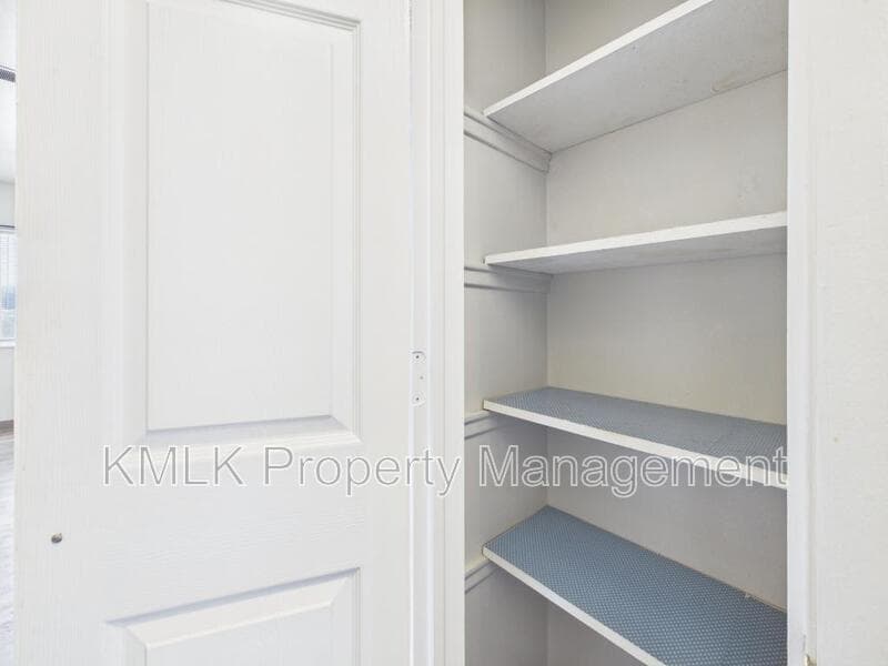Akron Condo: 685 Sherman St