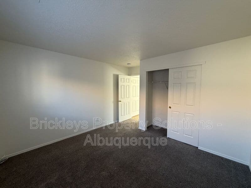 Albuquerque House: 6027 Park South Pl NW