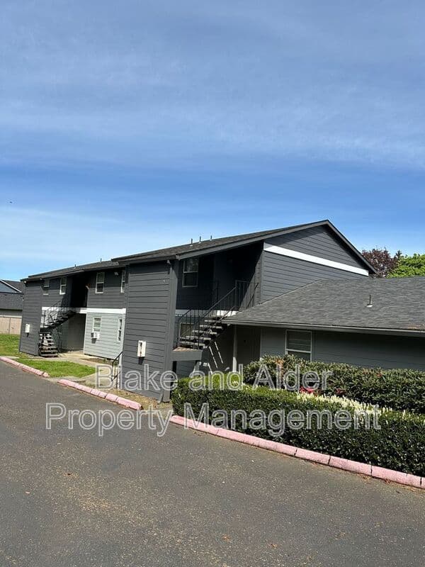 Portland House: 3815 NE 152nd Ave